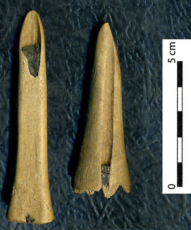 Socketed bone points made from deer metapodials