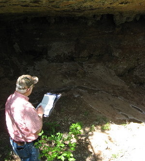 photo of artist and archeologist Frank Weir