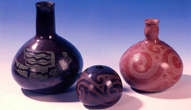 examples of Caddo pottery